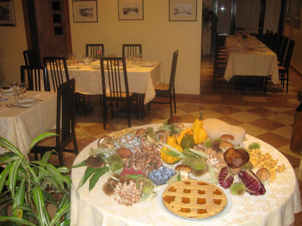 Hotel Ristorante Dotto Varago Exterior foto