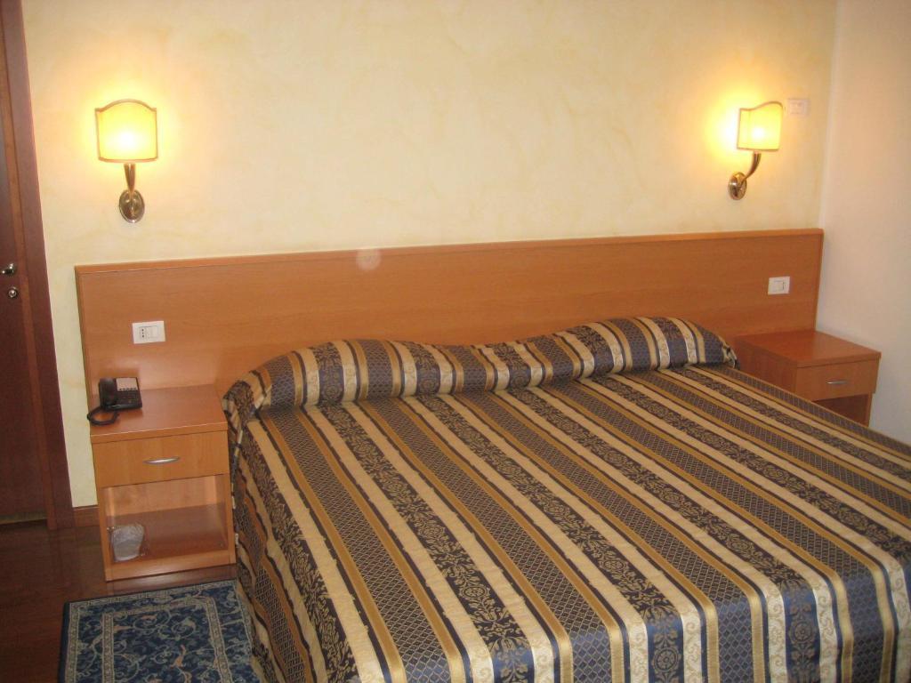 Hotel Ristorante Dotto Varago Habitación foto